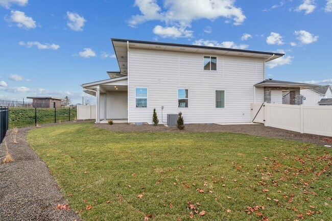 Building Photo - 8284 W Grey Alder Dr