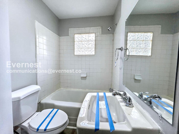 Building Photo - 2175 Pansy St NW