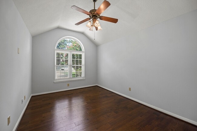 Building Photo - 10331 Millridge N Dr