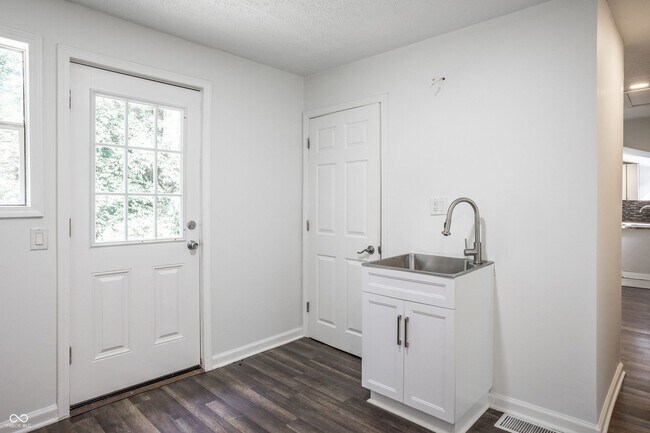 Building Photo - 5108 Sunny Meade Ln