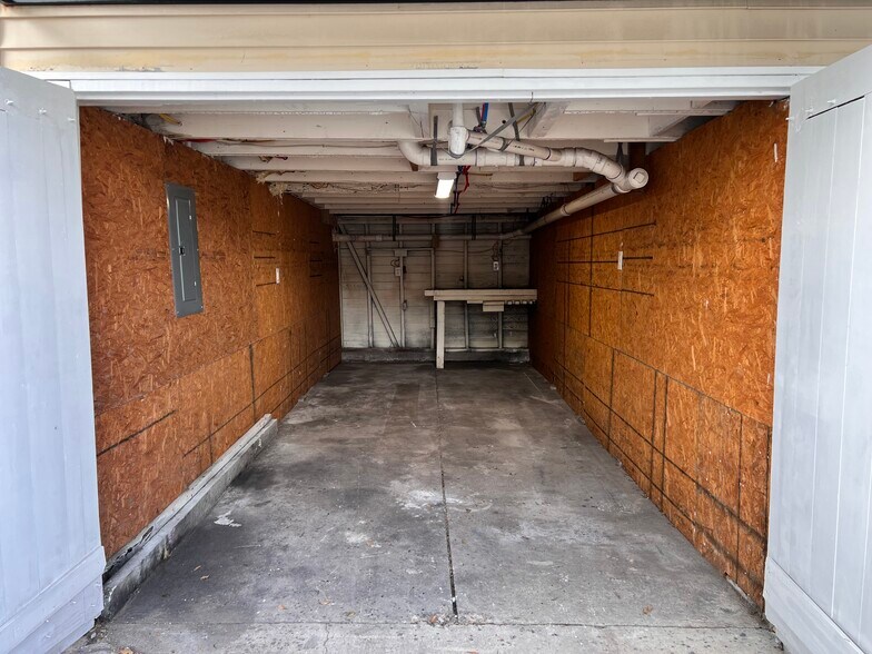 Building Photo - 3709 1/2 Bauvais St