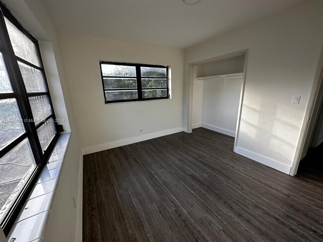 Building Photo - 2021 NW 12th Ave