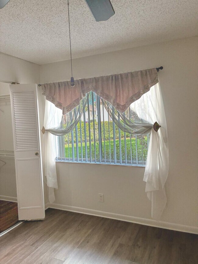 Building Photo - 339 Knotty Pine Cir