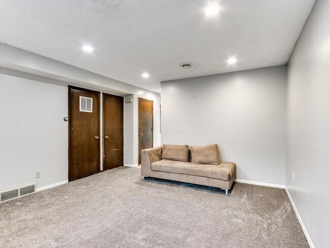 Building Photo - 201-203 Wellons Dr