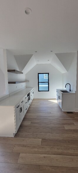 Building Photo - 2133 N Talbott St