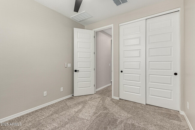 Building Photo - 34924 N Hawley Dr