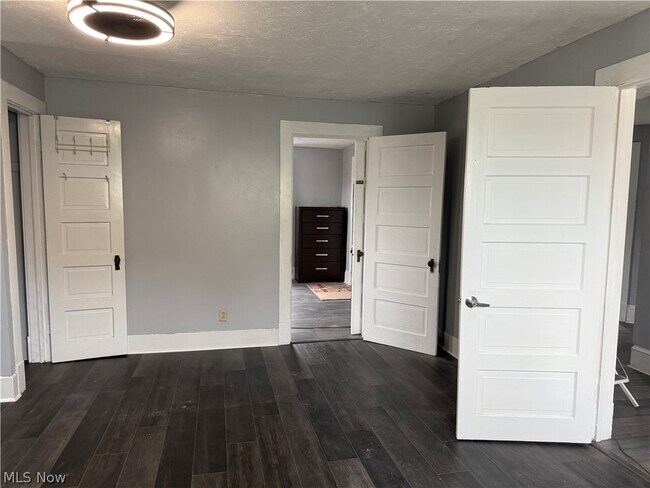 Building Photo - 1460 Elmwood Ave