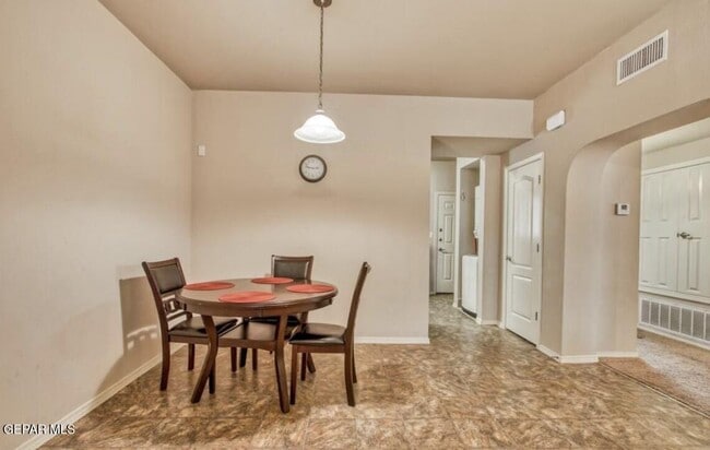 Building Photo - 14300 Gil Reyes Dr