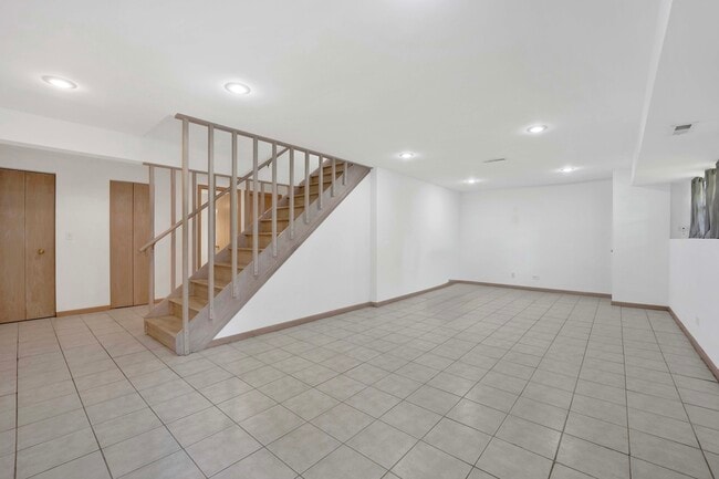 Building Photo - 2164 Seaver Ln