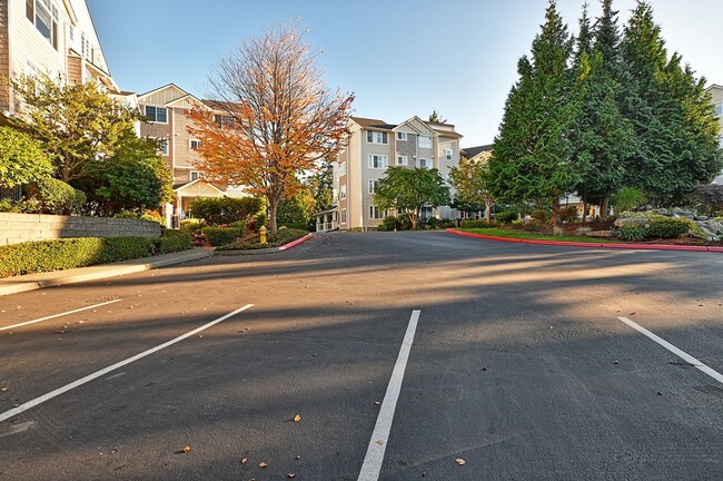 Building Photo - Mukilteo Golf Course View Condo