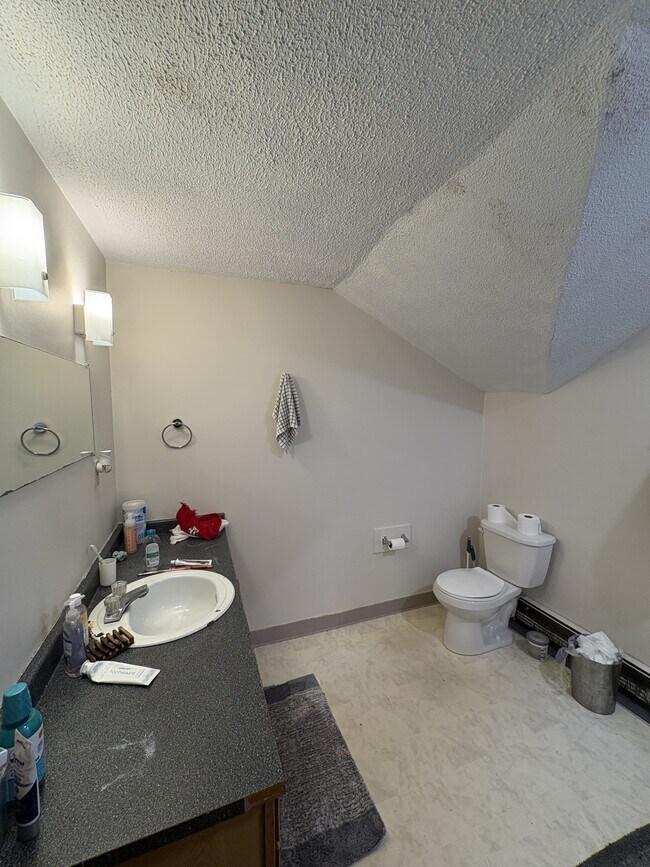 Building Photo - 204 Belchertown Rd