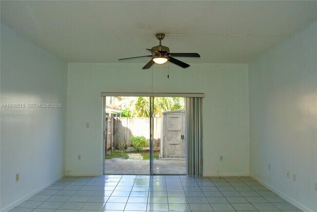 Building Photo - 6420 SW 138th Ct