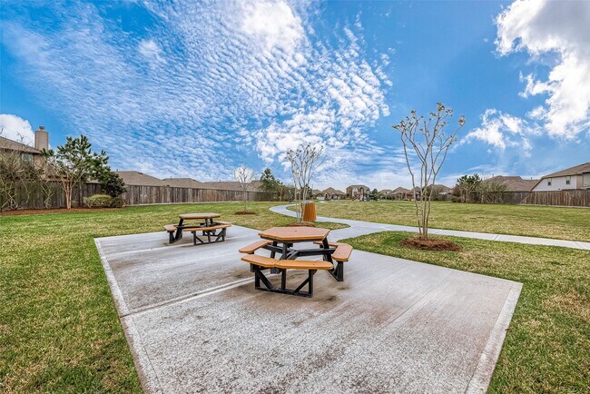 Building Photo - 506 Pecan Landing Ln