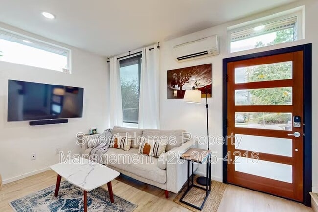 Building Photo - 9219 Linden Ave N