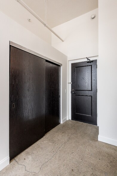 Building Photo - 4600 Woodward Ave