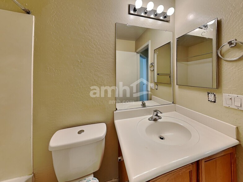 Building Photo - 17180 W Port Royale Ln
