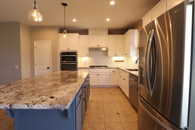 Building Photo - 5279 Sycamore Creek Ct