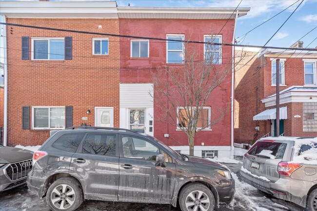 Primary Photo - 176 42nd St