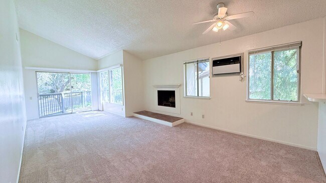 Building Photo - 929 Dewing Ave