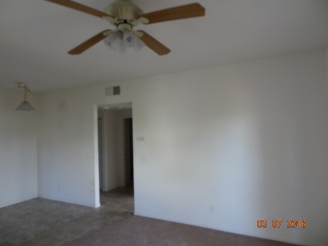 Building Photo - 5655 E Sahara Ave
