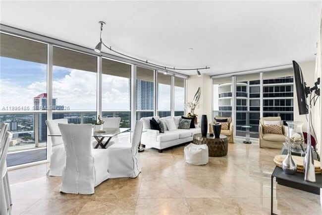 Building Photo - 1830 S Ocean Dr