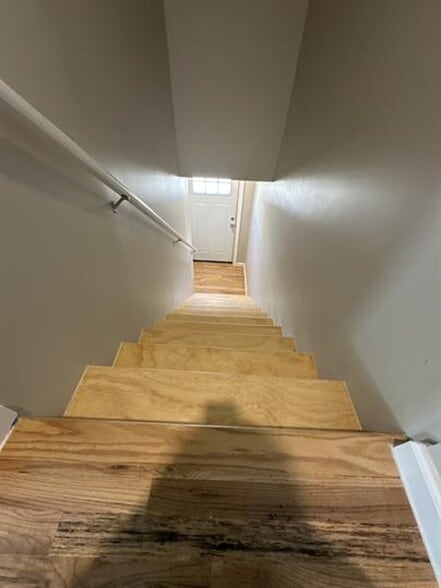 Building Photo - 463 E Main St