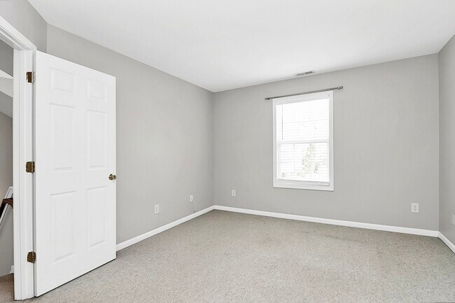 Building Photo - 141 Ross Moore Ave