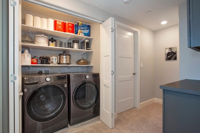 Building Photo - 2986 Lina St