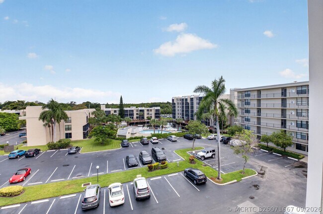 Building Photo - 13 Royal Palm Way