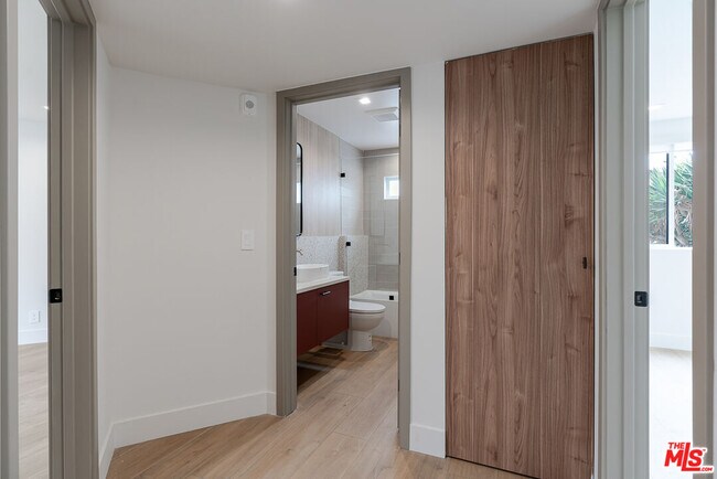 Building Photo - 12425 Texas Ave