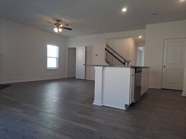 Building Photo - 144 Ibis Loop