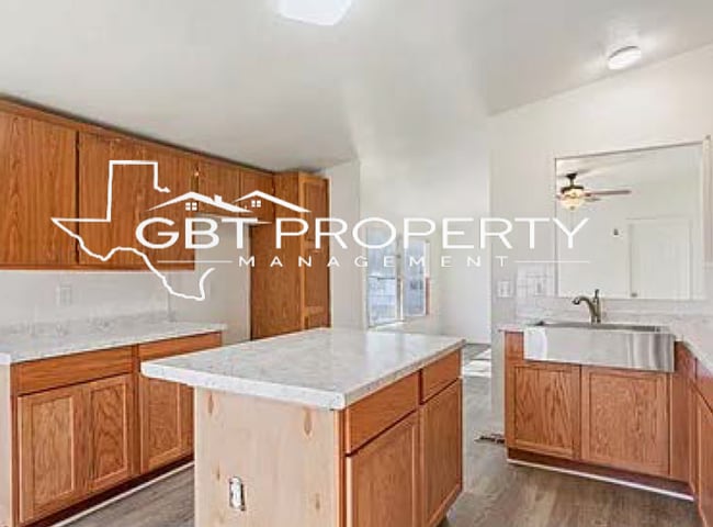 Building Photo - Beautiful 3/2 Home