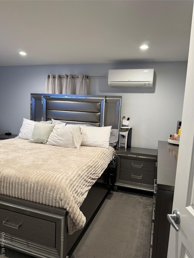 Building Photo - 10 Hillside Terrace