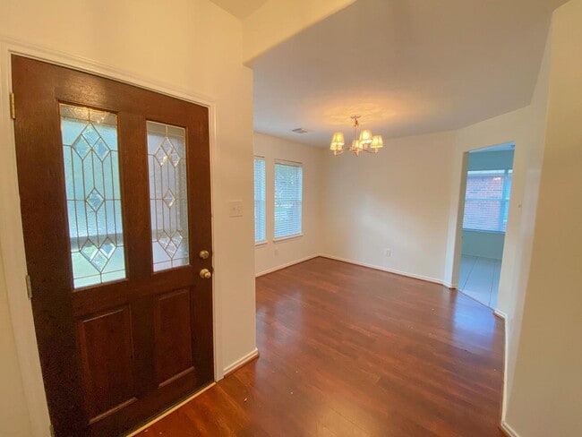 Building Photo - 54 N Queenscliff Cir