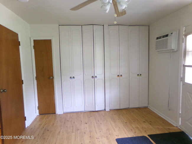 Building Photo - 160E Gramercy Ct