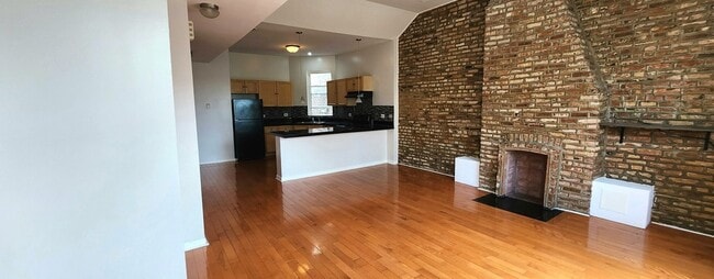 Building Photo - 4609 S Vincennes Ave