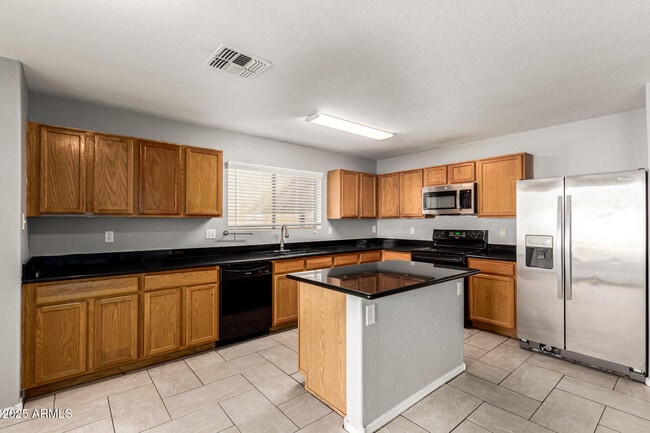 Building Photo - 2874 W Mineral Butte Dr