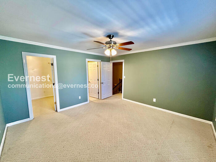 Building Photo - 7500 Roswell Rd