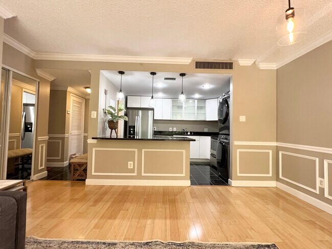 Building Photo - 6301 Stevenson Ave