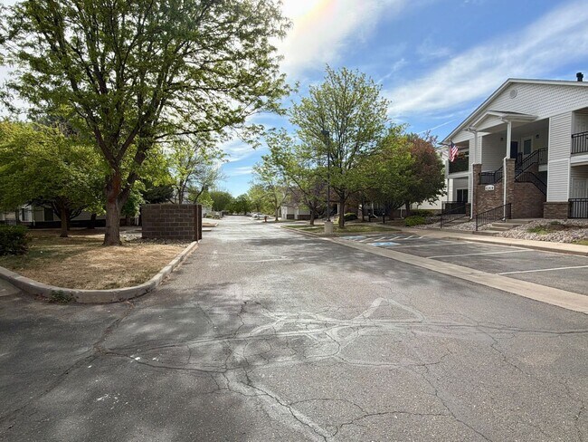 Building Photo - 950 52nd Ave Ct