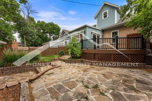 Building Photo - 3256 Meade St