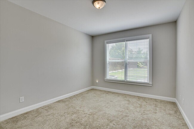 Building Photo - 314 Bella Rose Dr