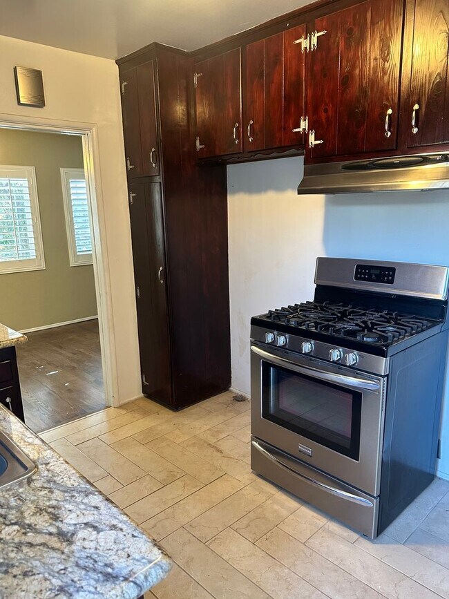 Building Photo - Valley Spring, 11339-11345