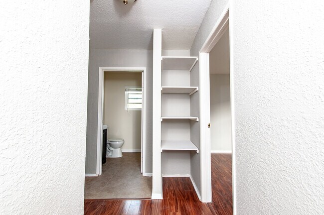 Building Photo - 1835 Carmona Ave