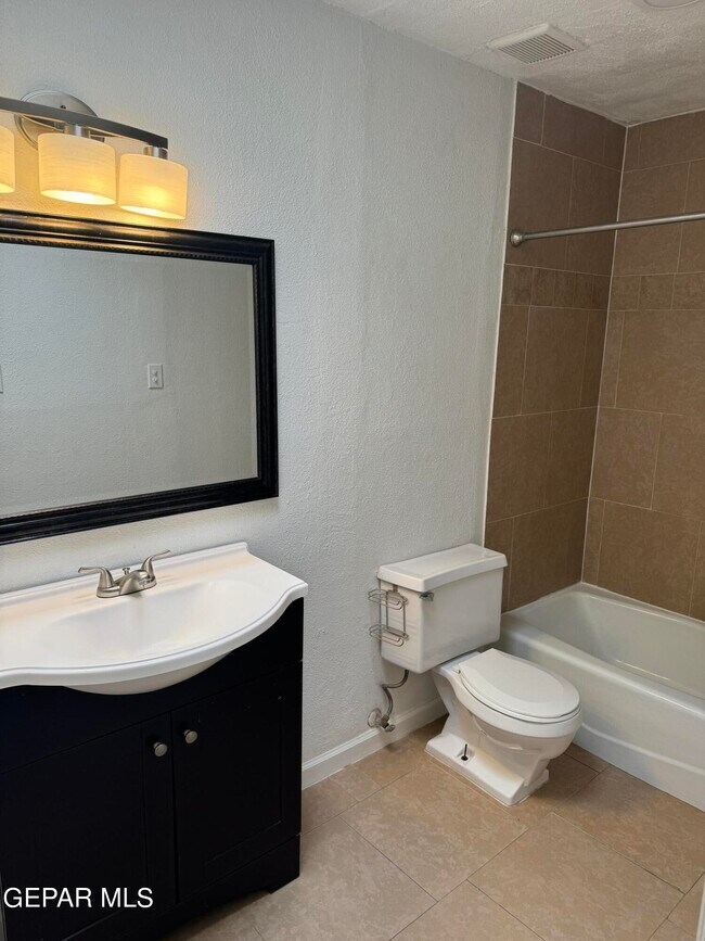 Building Photo - 3233 Isla Morada Dr
