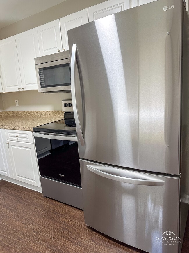 Building Photo - 408 Spring Hill Rd