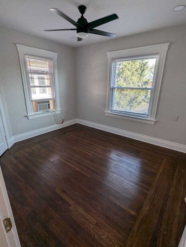 Building Photo - 2145 Slane Ave