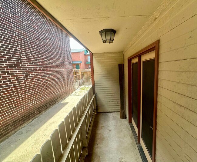 Building Photo - 1111 Shiloh Dr
