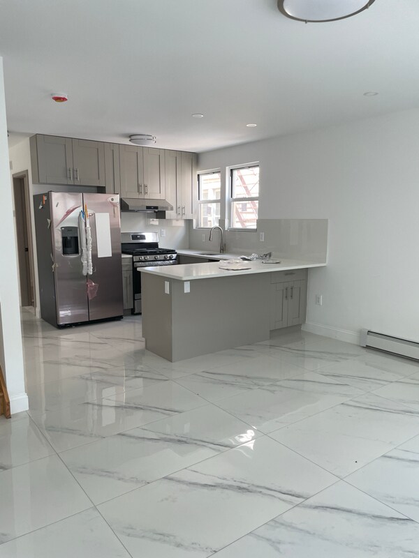 Building Photo - 37-11 63rd St