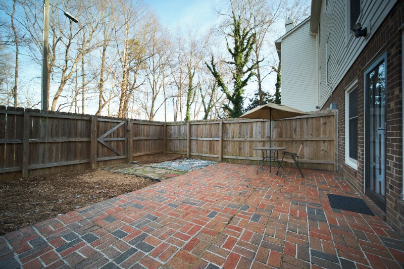 Building Photo - 3221 Regents Park Ln